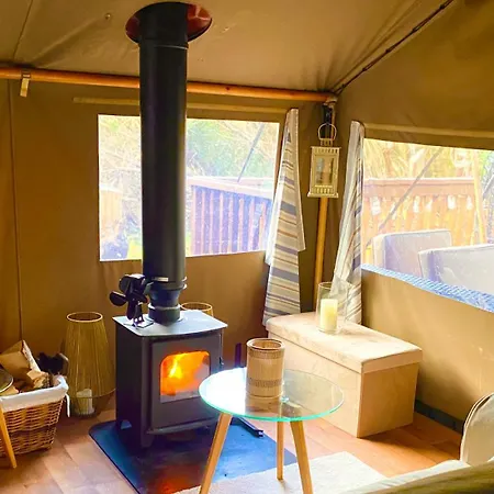 Luxusní stan Luxury Tree Glamping Safari Tent Killarney