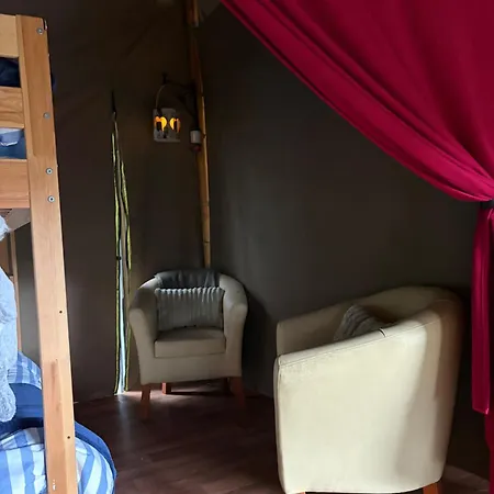 Luxury Tree Glamping Safari Tent Luxusní stan *